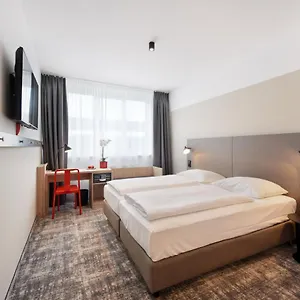 Wyndham Garden Messe Hotel Munich